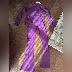 Lululemon purple
Set
